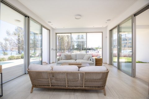 7 bedrooms Villa in Paralimni, Ammochostos, Cyprus No. 36879 18