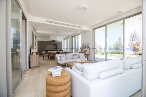 7 bedrooms Villa in Paralimni, Ammochostos, Cyprus No. 36879 11