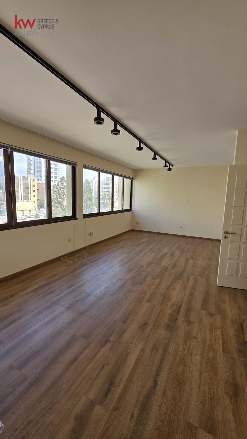 107m2 Office in Nicosia, Cyprus No. 52506