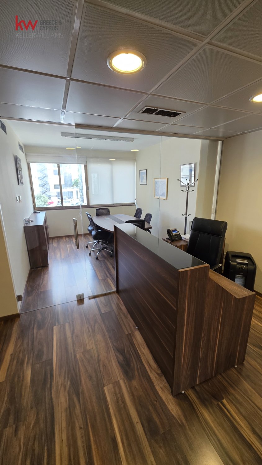 127m2 Bureau à Nicosia, Chypre No. 52505