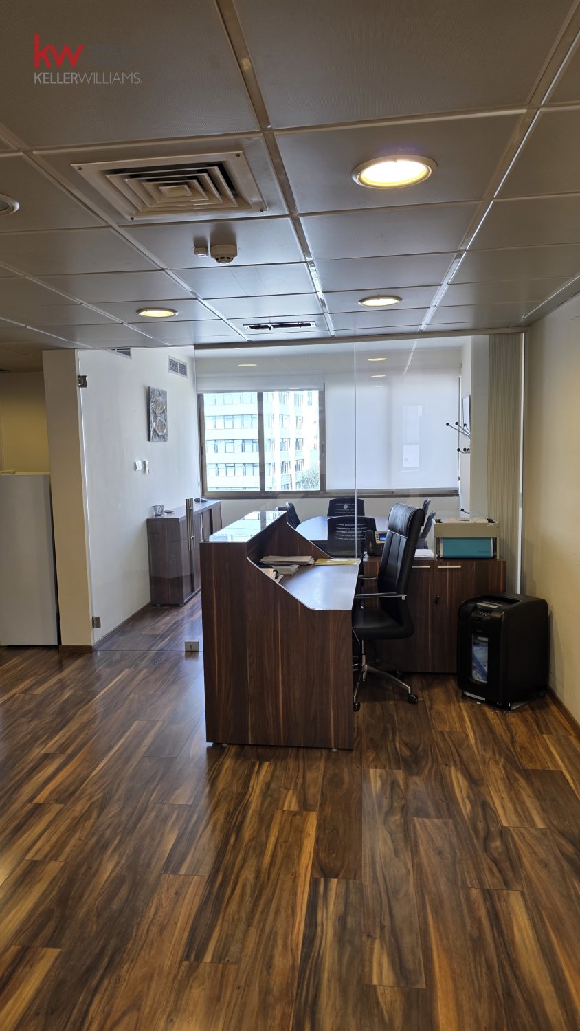 127m2 Bureau à Nicosia, Chypre No. 52505