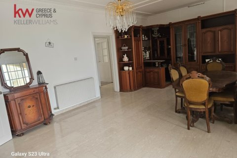 4 bedrooms Apartment in Larnaca, Larnaka,  No. 52509 3