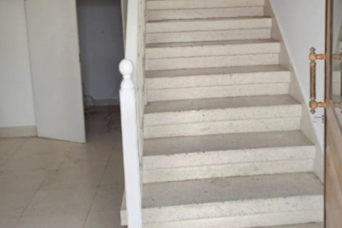4 bedrooms Apartment in Larnaca, Larnaka,  No. 52509 16