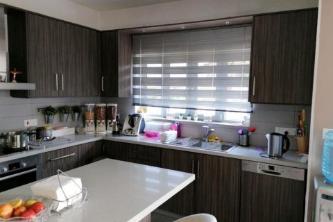 6 bedrooms Villa in Limassol, No. 38448 4