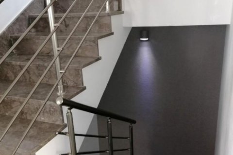 6 bedrooms Villa in Limassol, No. 38448 7