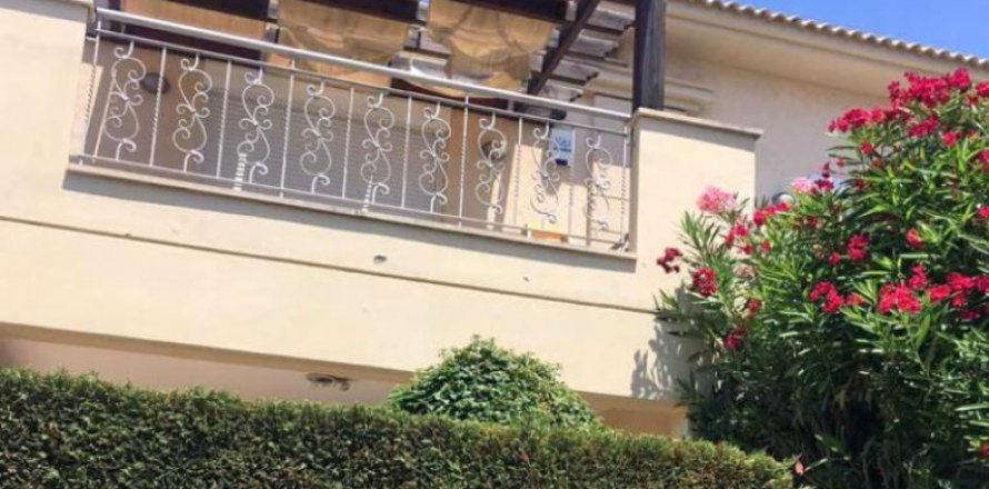 2 bedrooms Townhouse in Limassol,  No. 38449