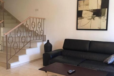 2 bedrooms Townhouse in Limassol,  No. 38449 3