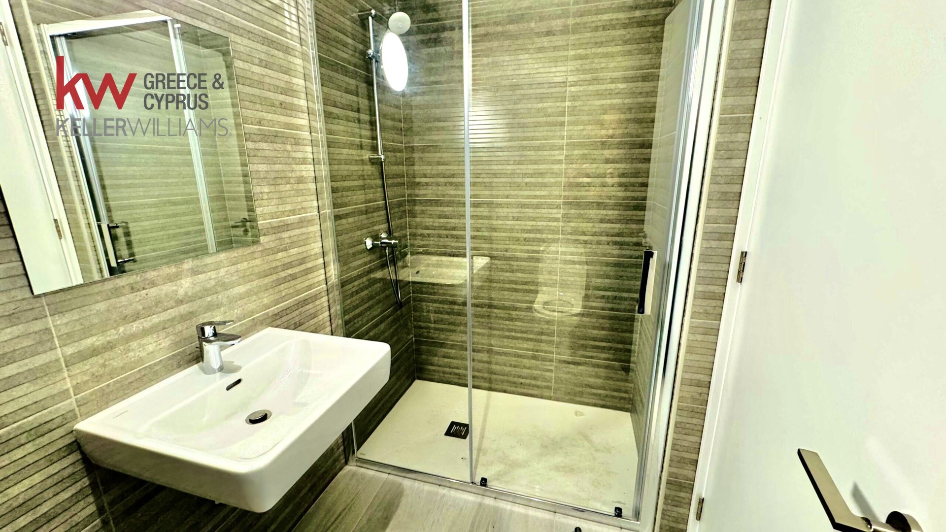 2 bedrooms Apartment in Larnaca, Larnaka, Cyprus No. 39955
