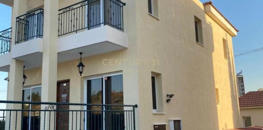 4 dormitorios Villa en Mouttagiaka, Limassol,  No. 55367