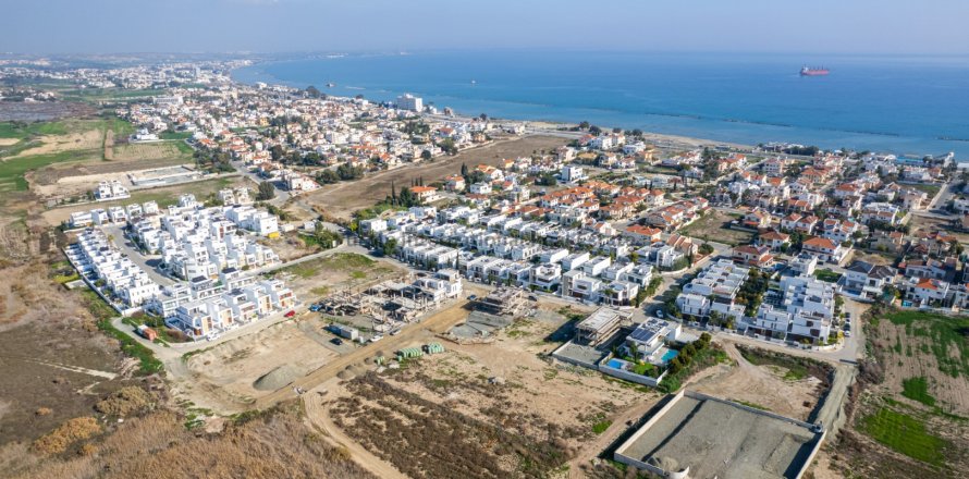 4 bedrooms Villa in Livadia, Larnaka,  No. 50961