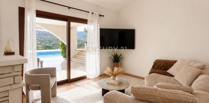 5 dormitorios Villa en Foinikaria, Limassol, No. 54967