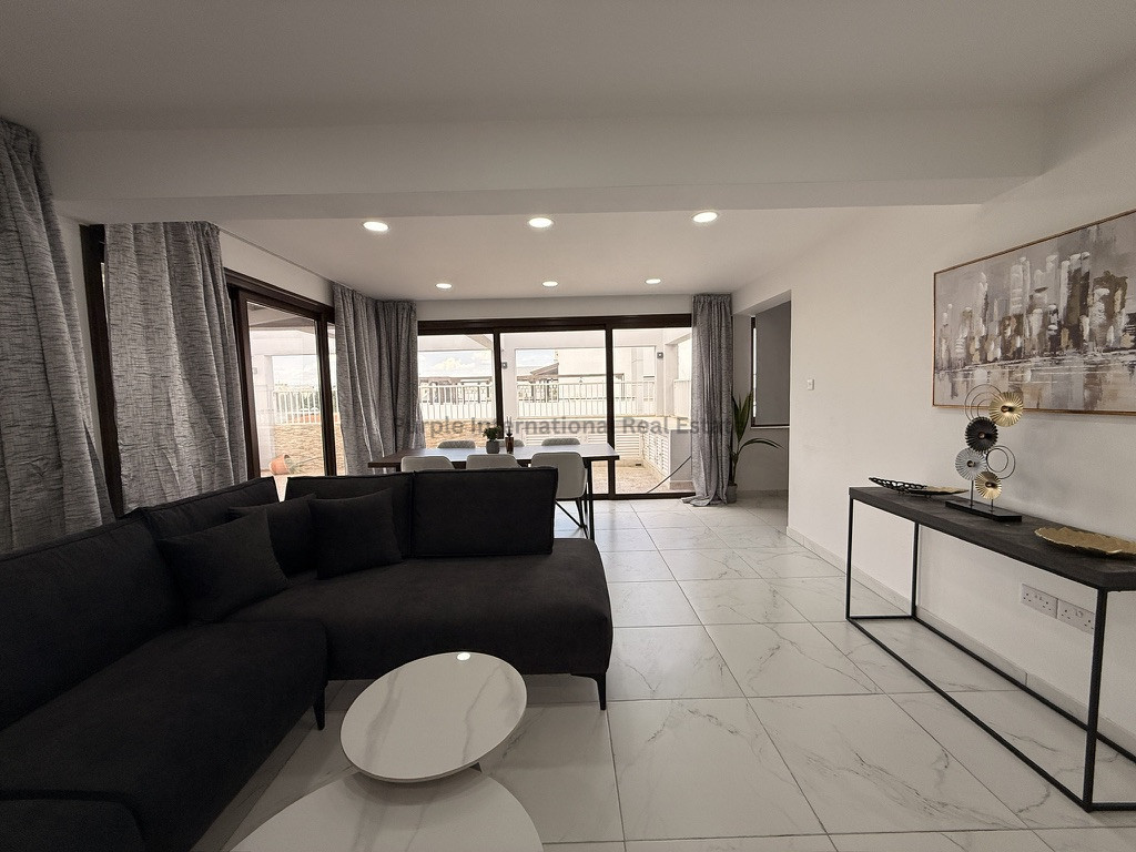 4 bedrooms Apartment in Larnaca, Larnaka, Cyprus No. 54965