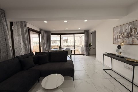 4 dormitorios Apartamento en Larnaca, Larnaka, No. 54965 3