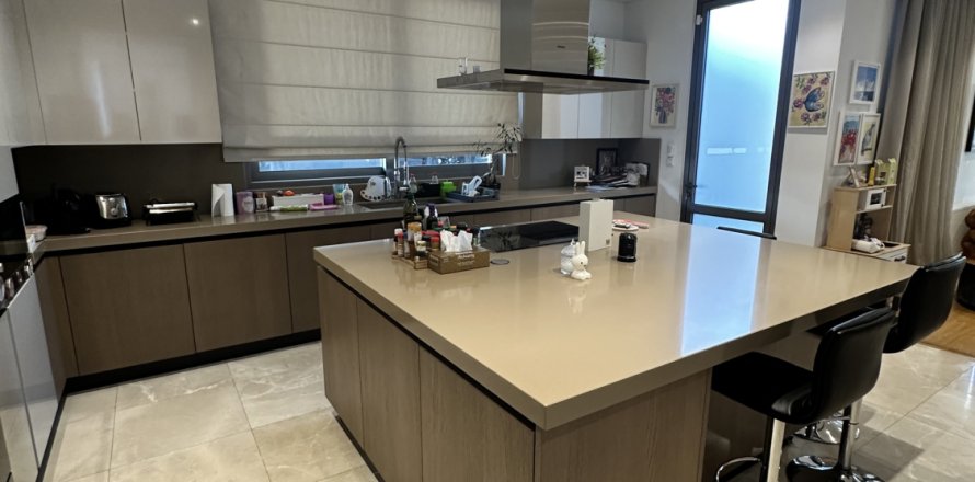 4 bedrooms Villa in Erimi, Limassol,  No. 40424