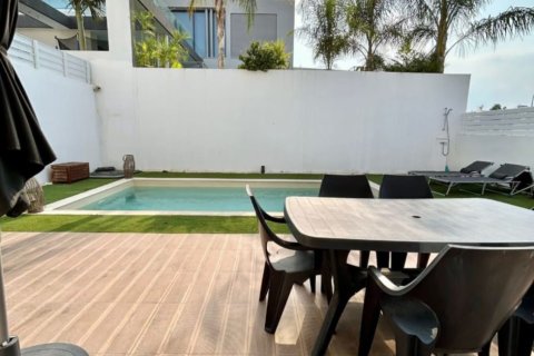 3 bedrooms Villa in Larnaka,  No. 40430 14