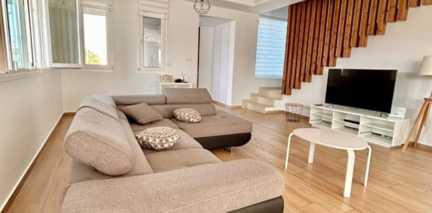 3 bedrooms Villa in Larnaka,  No. 40430