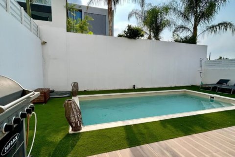 3 bedrooms Villa in Larnaka,  No. 40430 15