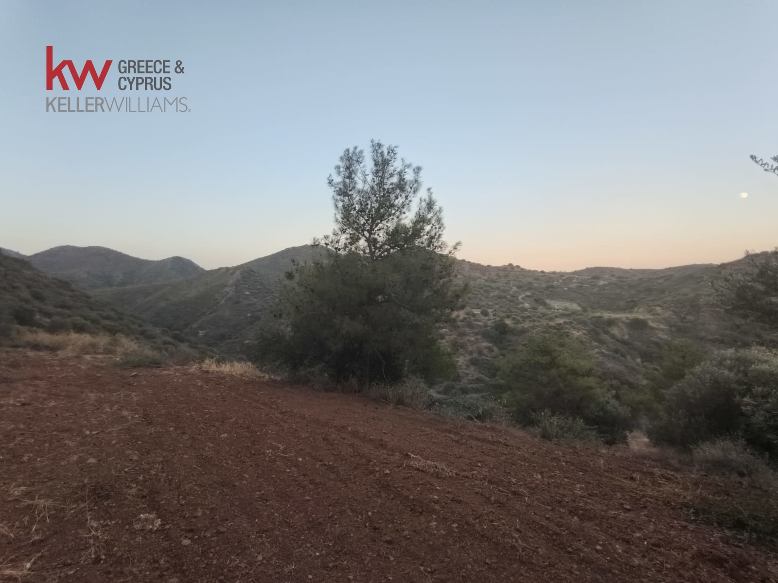 11039m2 Land in Pano Lefkara, Larnaka, Cyprus No. 56774