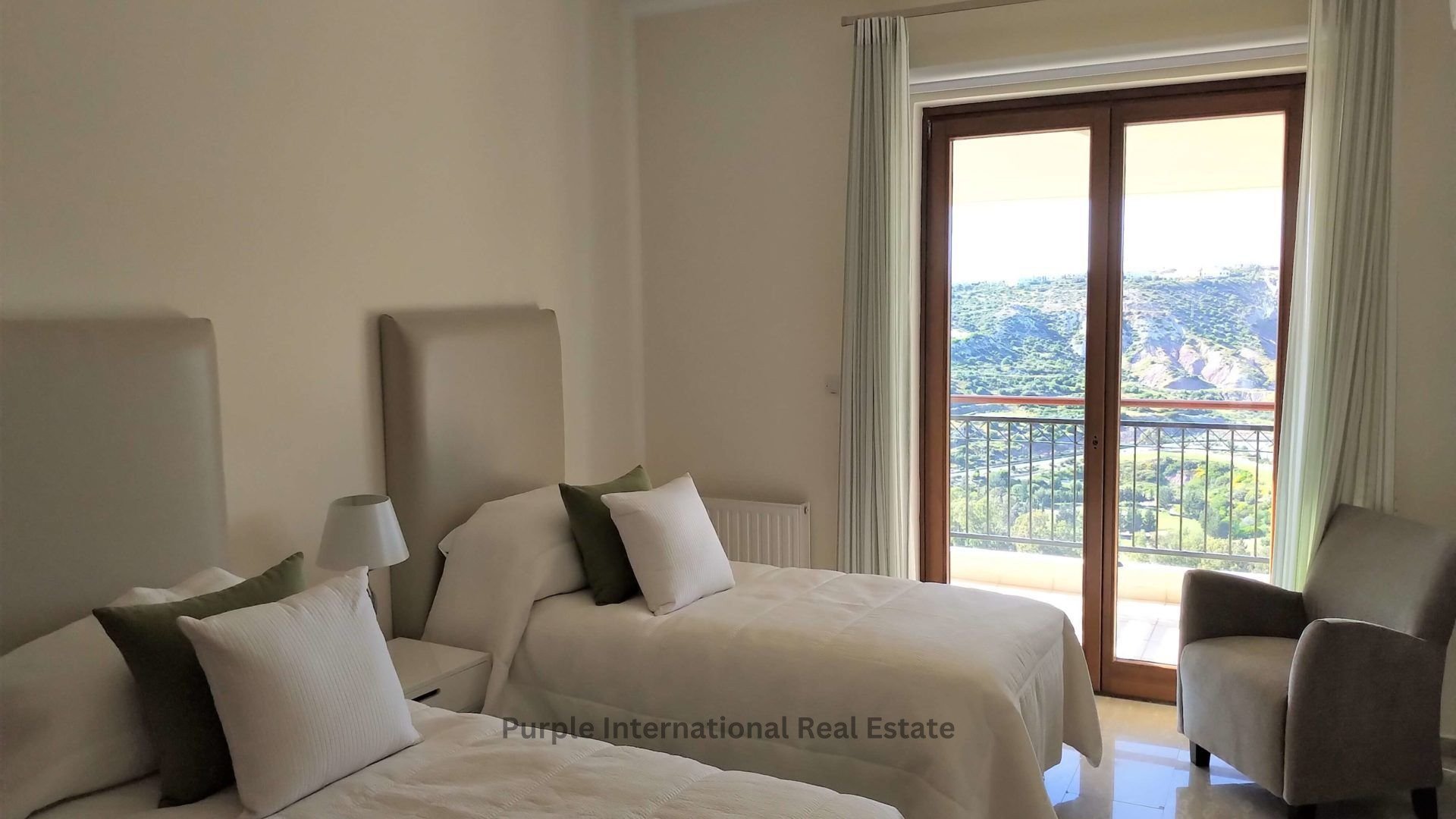 Вилла с 4 спальнями в Aphrodite Hills, Куклия, Пафос, Кипр № 37074