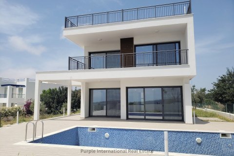 Вилла с 2 спальнями в Пафос, Кипр № 37077 1