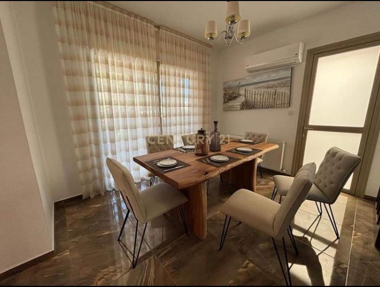 Вилла с 3 спальнями в Хлорака, Пафос, Кипр № 56301