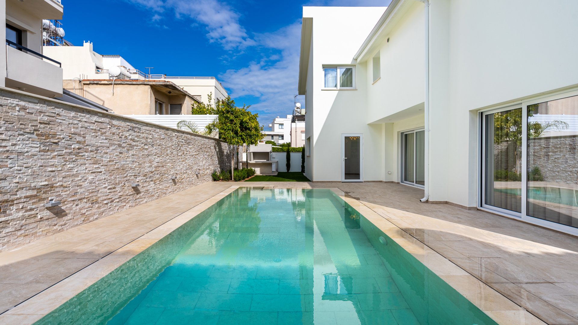 4 bedrooms Villa in Limassol, Cyprus No. 26891
