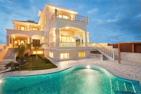 4 bedrooms Villa in Armenochori, Limassol,  No. 45460