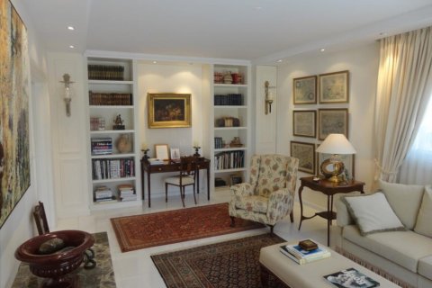 Вилла с 4 спальнями в Лимассол, Лимасол,  № 38540 3