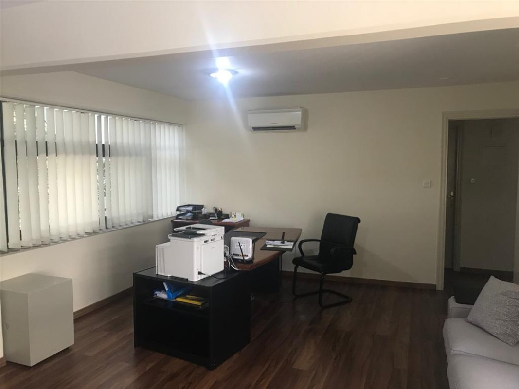 Коммерческая недвижимость 203м2 в Никосия, Кипр № 38530