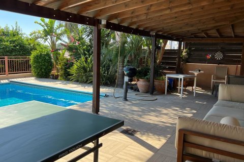 5 bedrooms Villa in Limassol, Cyprus No. 29403