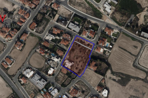 1060m2 Terreno en Larnaka,  No. 50310