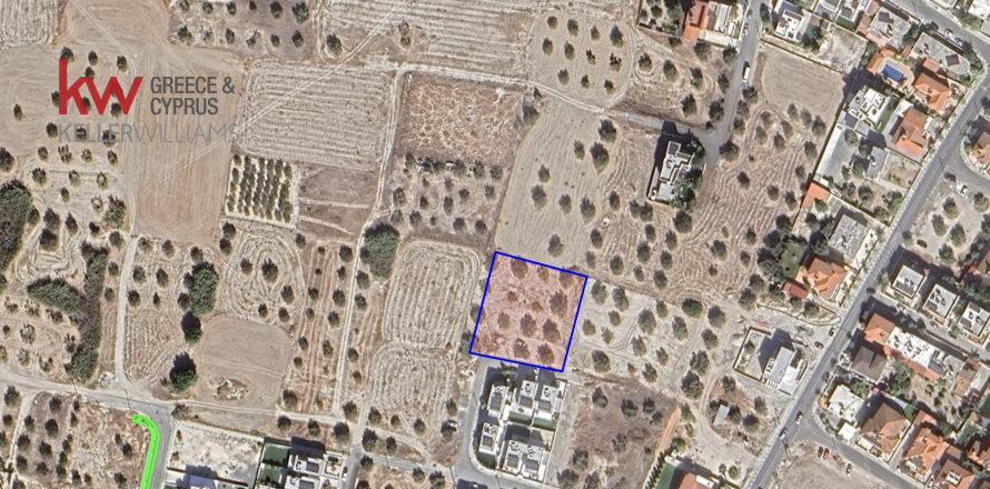 2000m2 Terreno en Larnaka,  No. 50311