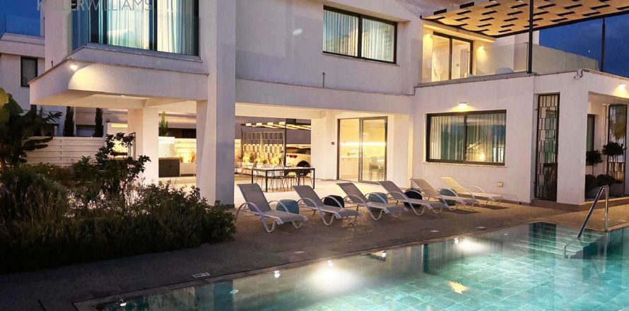 3 bedrooms Villa in Paralimni, Ammochostos,  No. 39730