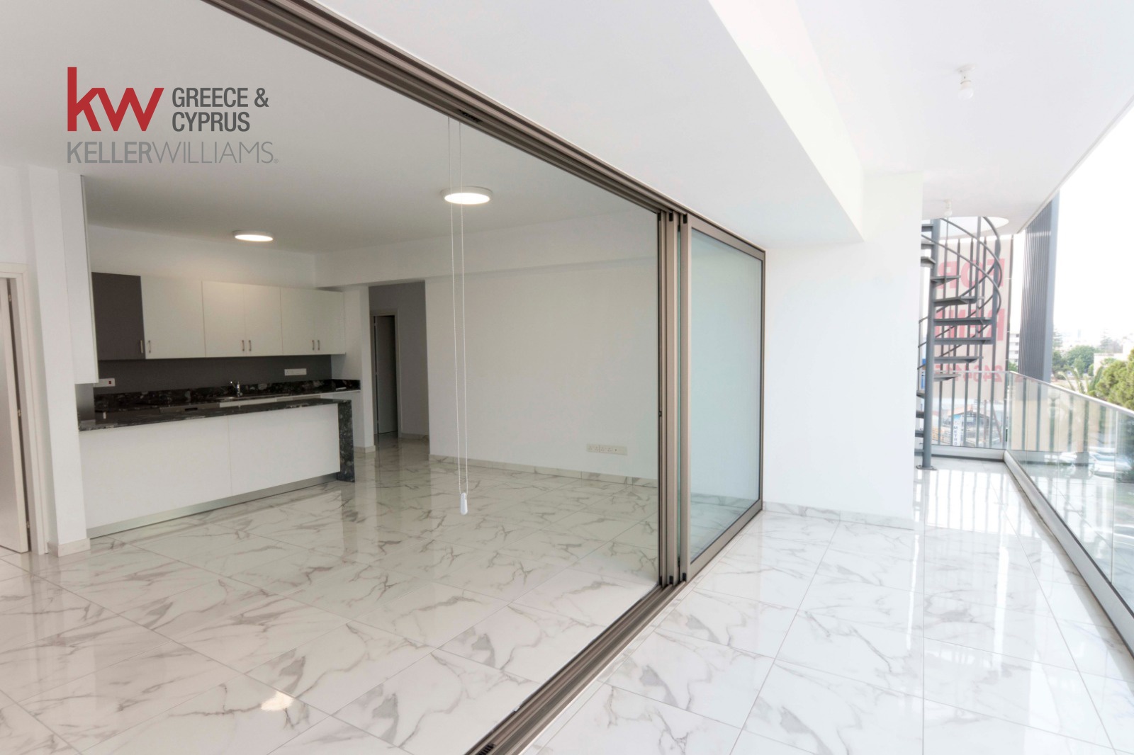 3 bedrooms Apartment in Larnaca, Larnaka, Cyprus No. 39732