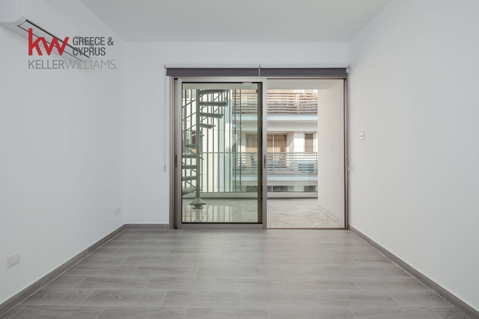 3 bedrooms Apartment in Larnaca, Larnaka, Cyprus No. 39732