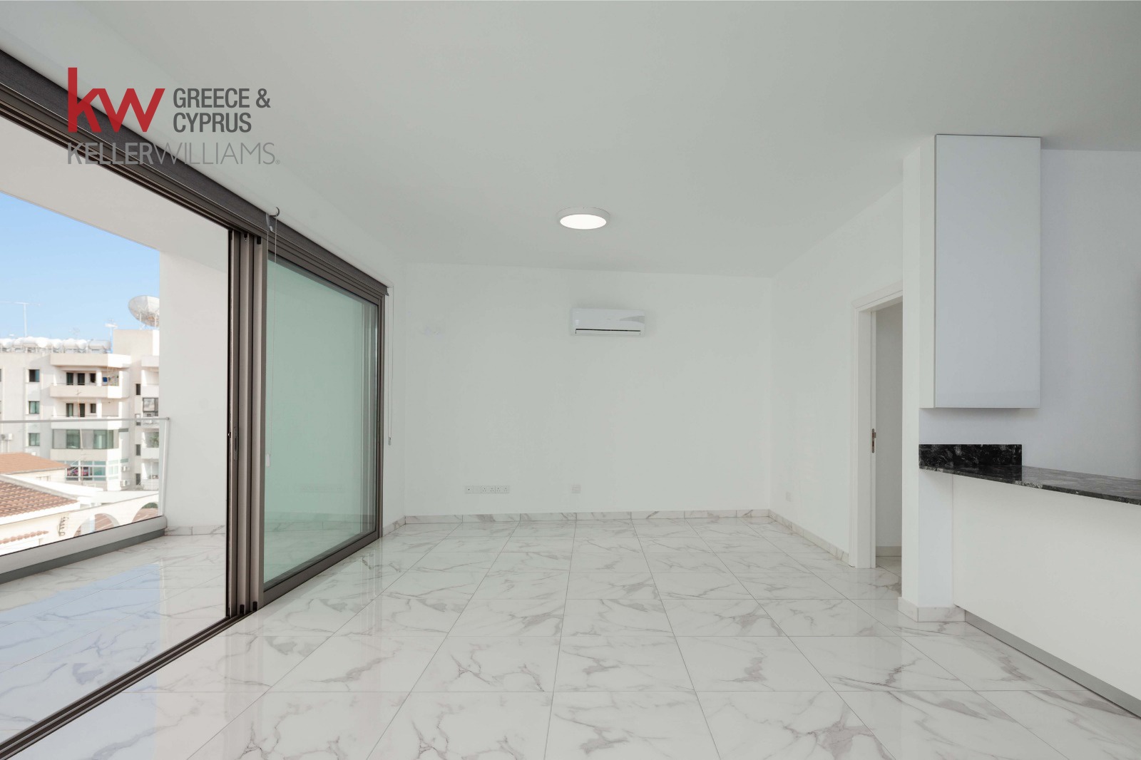 3 bedrooms Apartment in Larnaca, Larnaka, Cyprus No. 39732