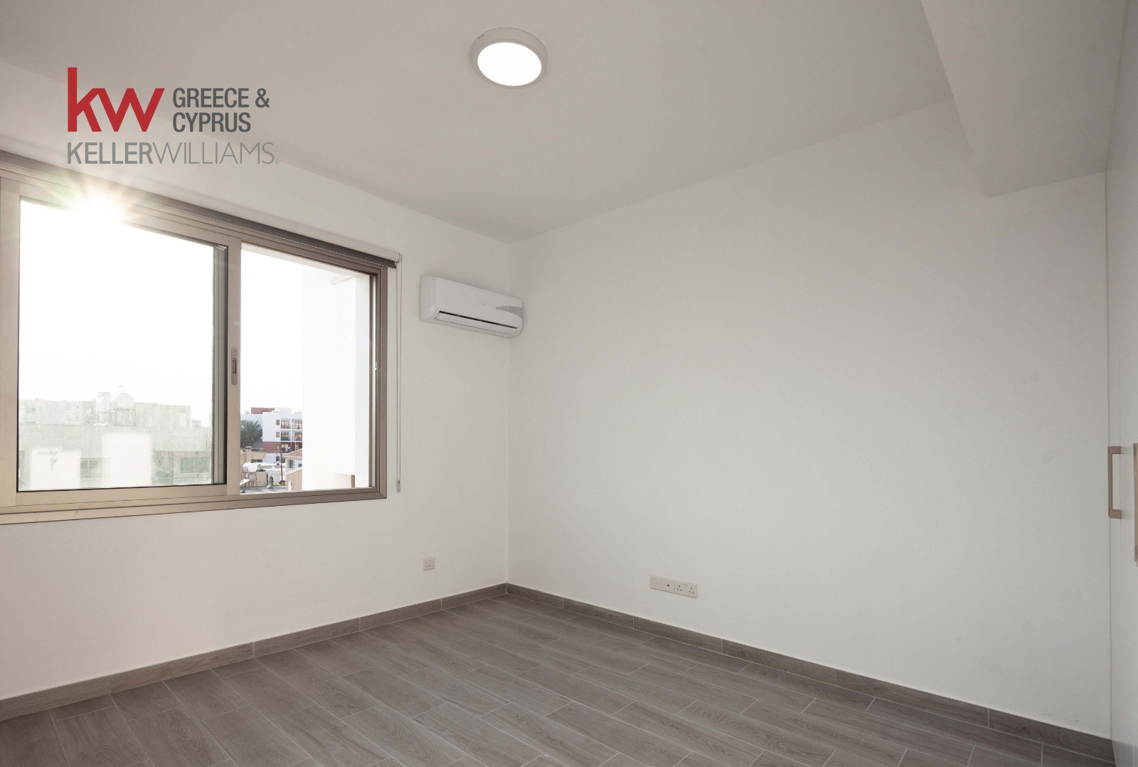 3 bedrooms Apartment in Larnaca, Larnaka, Cyprus No. 39732
