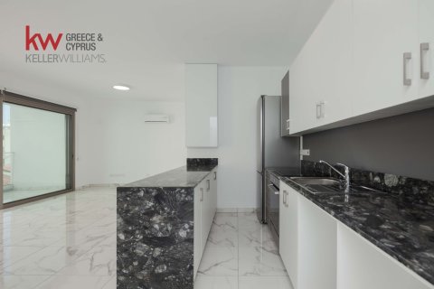 3 bedrooms Apartment in Larnaca, Larnaka,  No. 39732 2