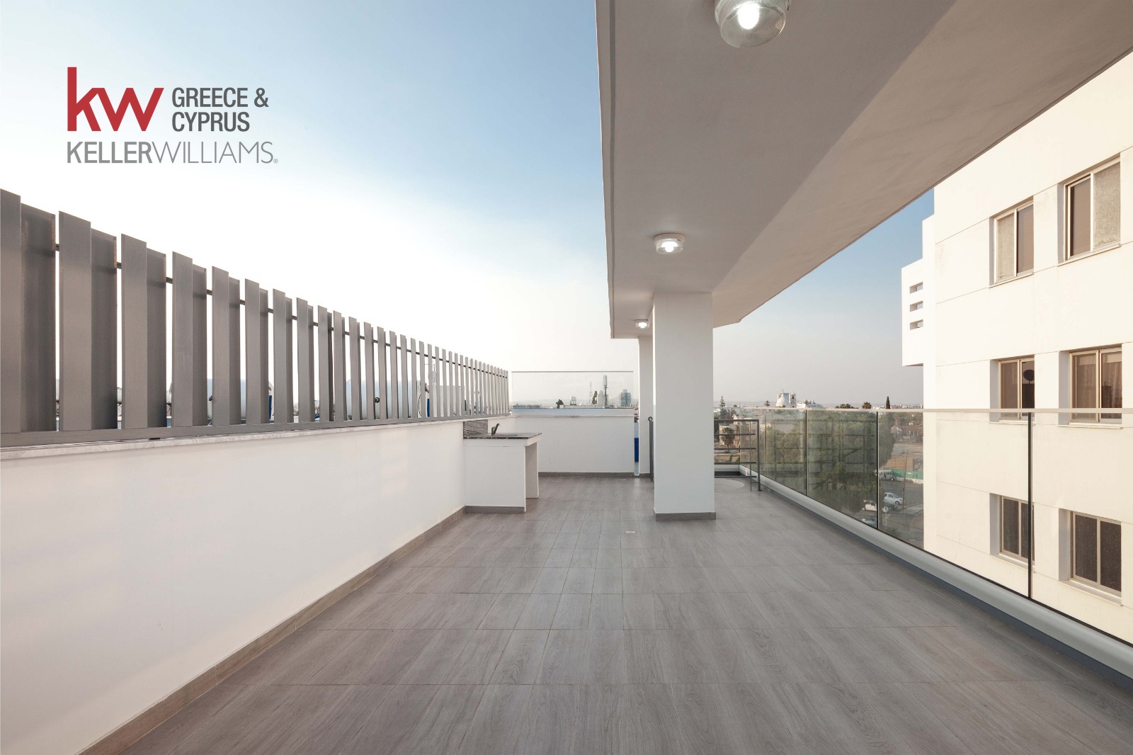 3 bedrooms Apartment in Larnaca, Larnaka, Cyprus No. 39732