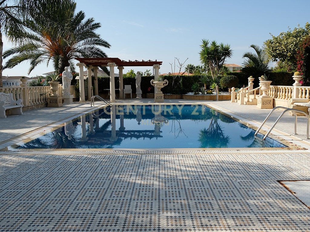 6 dormitorios Villa en Agios Tychonas, Limassol, Chipre No. 55705