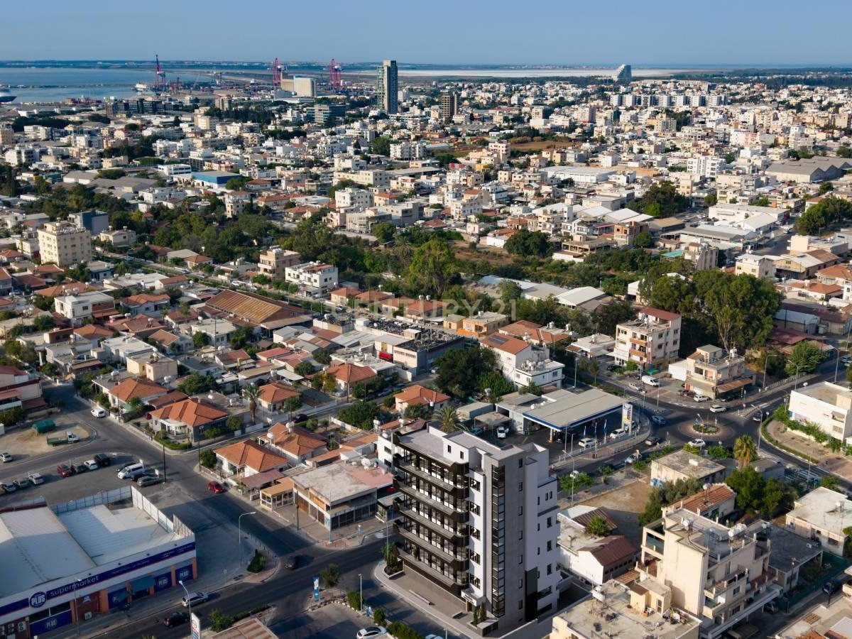 177m2 Commercial property in Agios Ioannis, Limassol, Cyprus No. 55996
