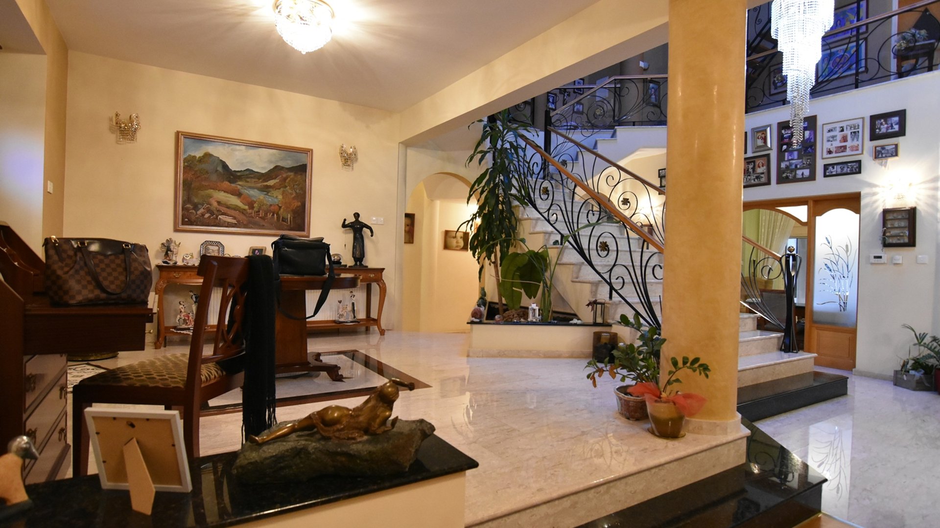 5 bedrooms Villa in Limassol, Cyprus No. 25818