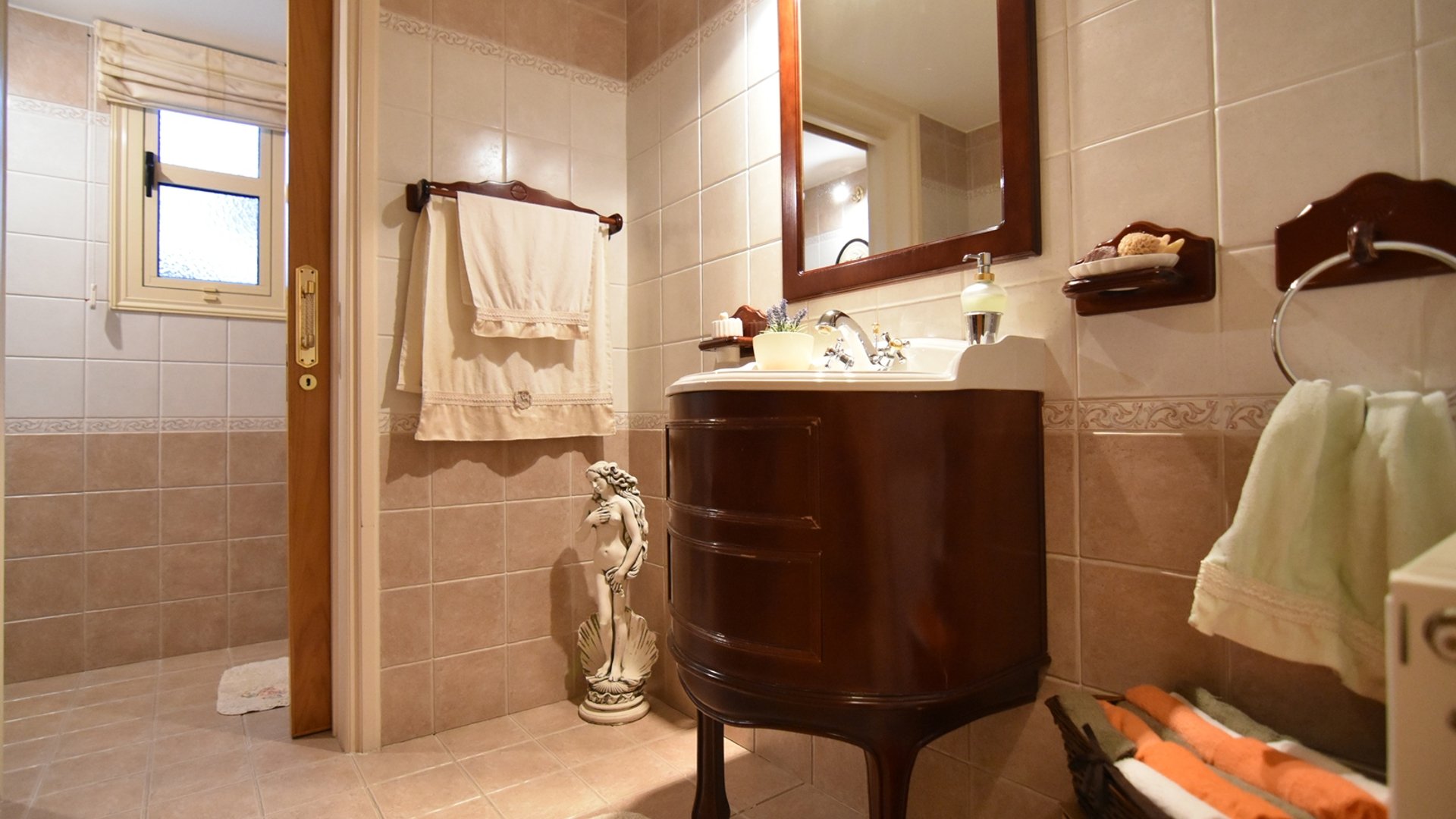 5 bedrooms Villa in Limassol, Cyprus No. 25818