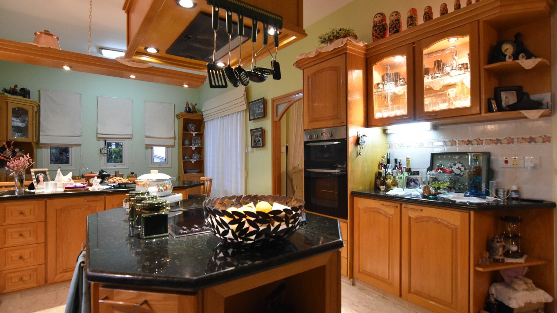 5 bedrooms Villa in Limassol, Cyprus No. 25818