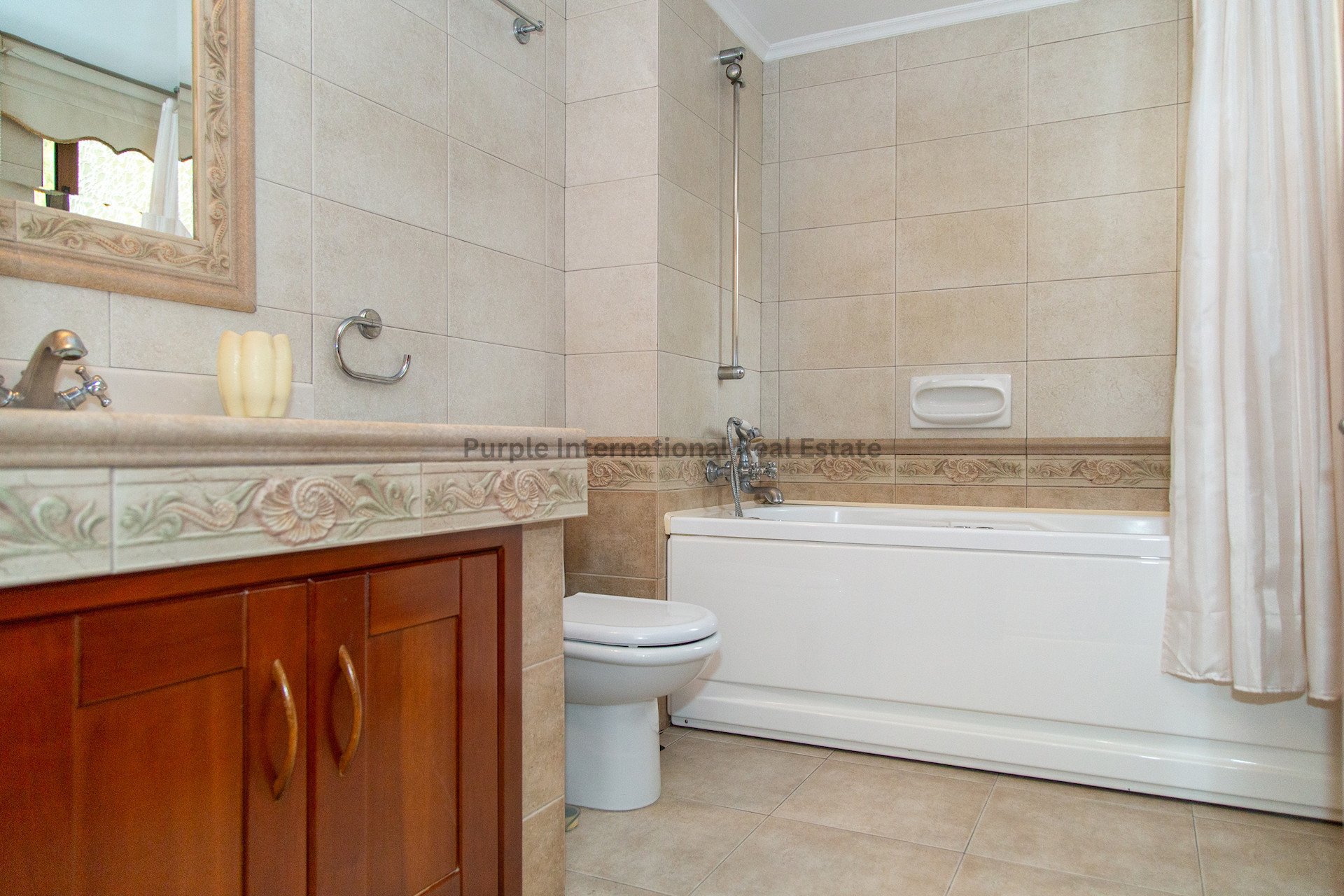 4 bedrooms Villa in Aradippou, Larnaka, Cyprus No. 39130