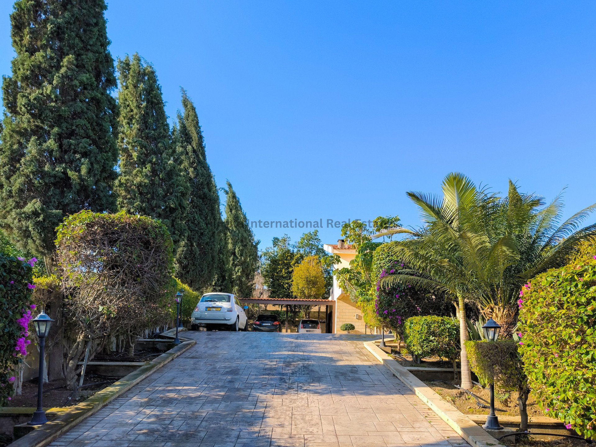4 bedrooms Villa in Aradippou, Larnaka, Cyprus No. 39130