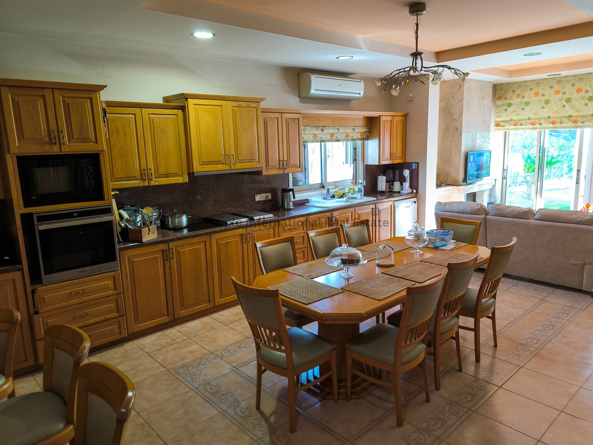 5 dormitorios Villa en Aradippou, Larnaka, Chipre No. 39131
