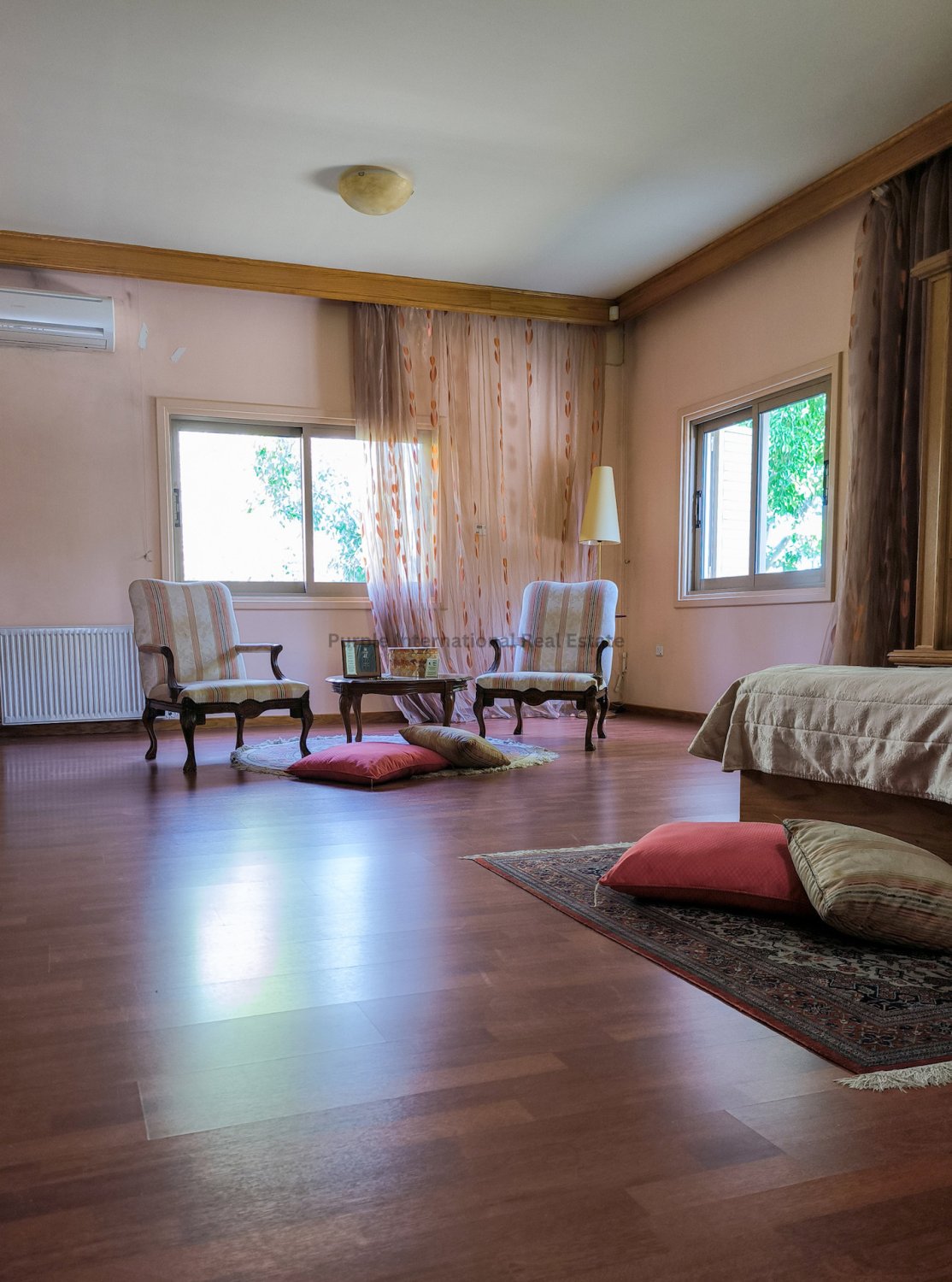 5 dormitorios Villa en Aradippou, Larnaka, Chipre No. 39131