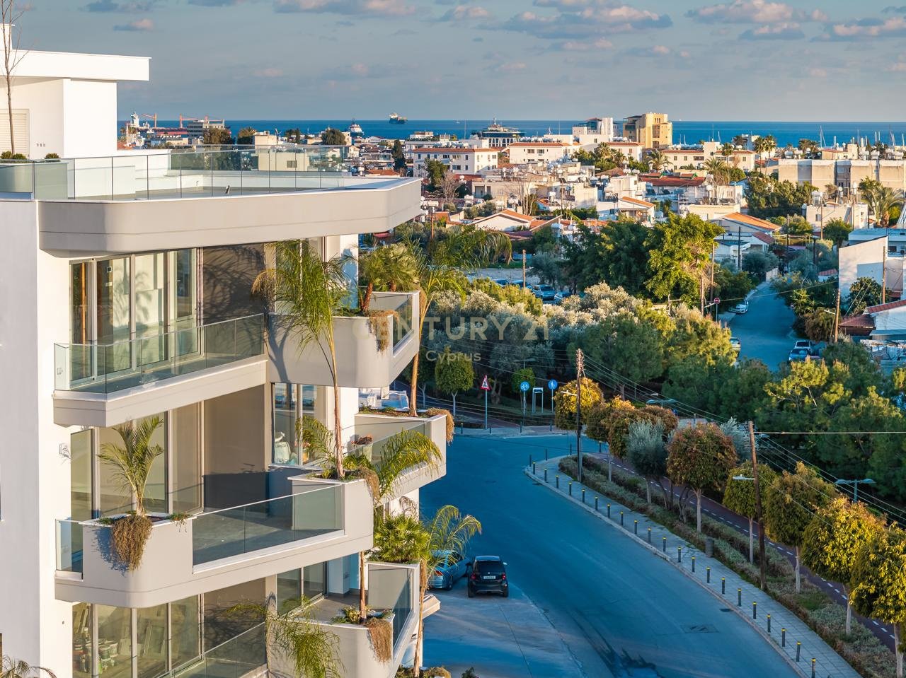 2 bedrooms Apartment in Limassol, Cyprus No. 35502