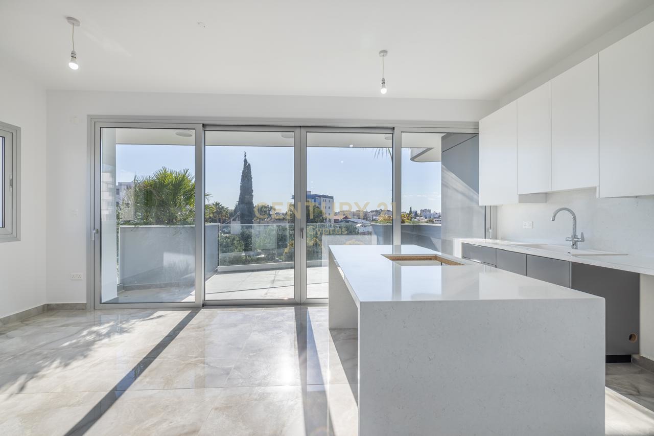 2 bedrooms Apartment in Limassol, Cyprus No. 35502